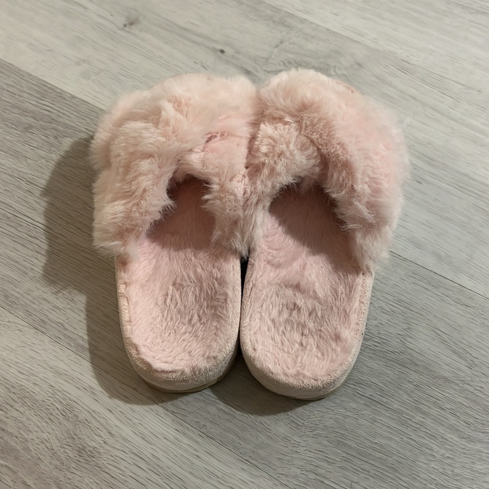 Pink Soft Fluffy Slippers - Picture 3 of 5